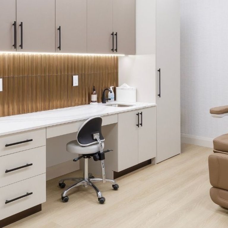 Why Choose Aurora Plastic Surgery for Skin Treatments